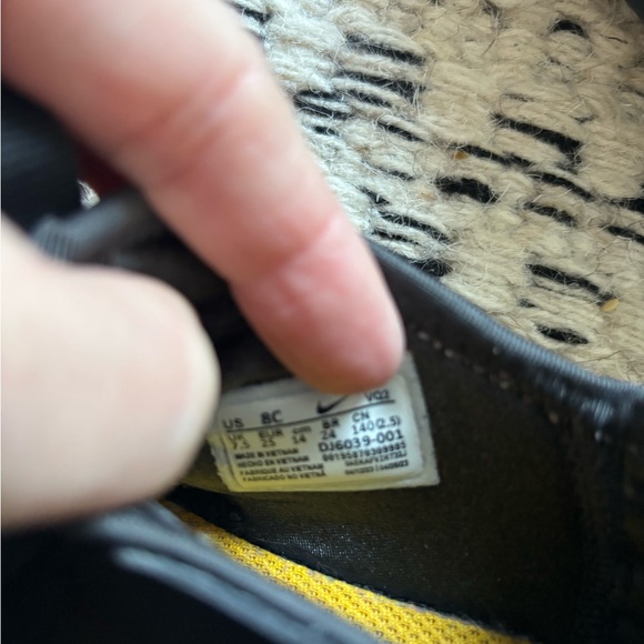 Nike Kids Black unisex Sneakers size 8 - Picture 5 of 6